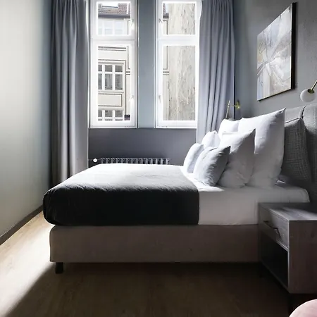 Numa Sketch Aparthotel 4*